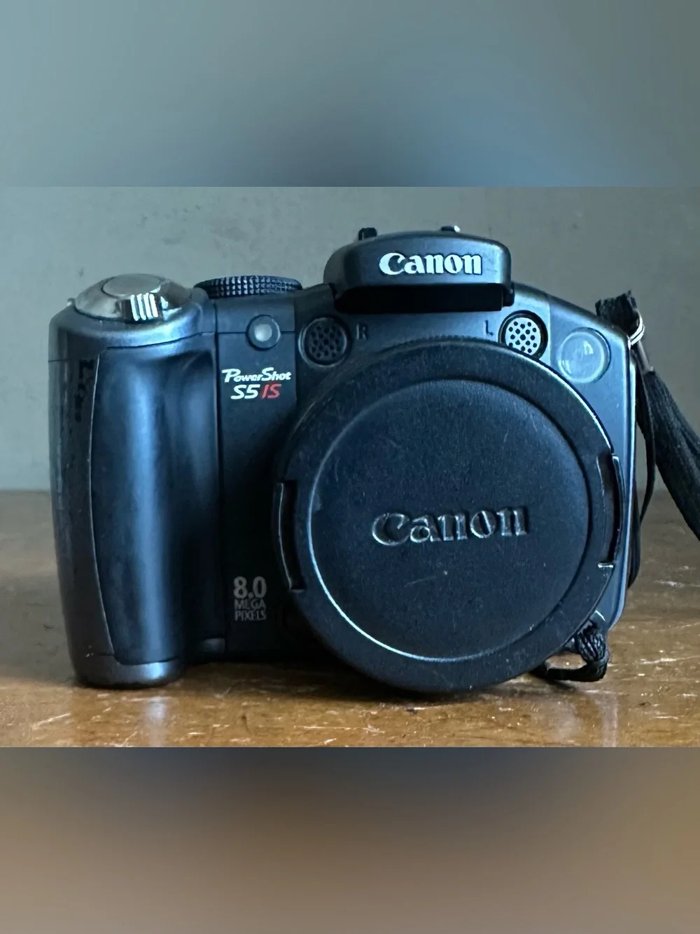 Canon PowerShot S5 IS 8MP 12x Optical Zoom Digital Camera FOR PARTS/REPAIR